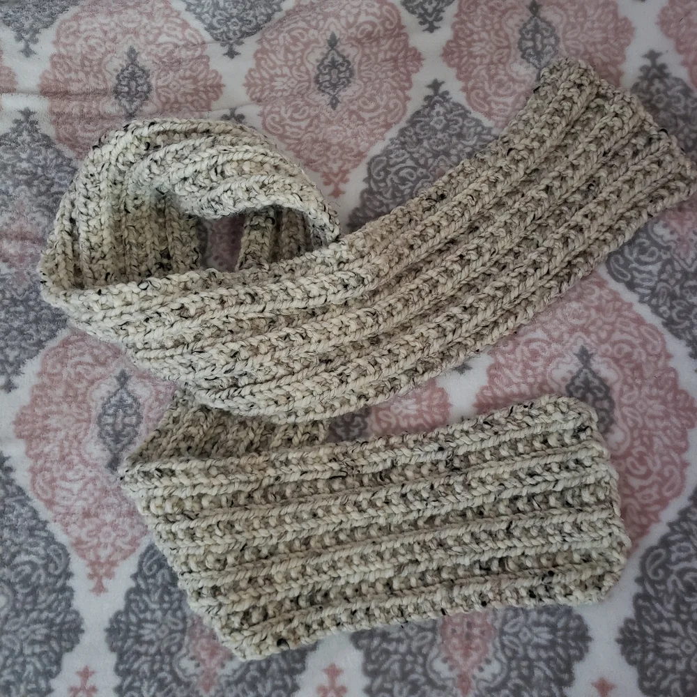 Handmade Knit Dwarven Scarf - Picture 5 of 8